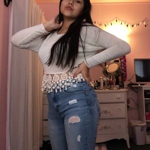 Super Cute White Long Sleeve Lace Crop Top